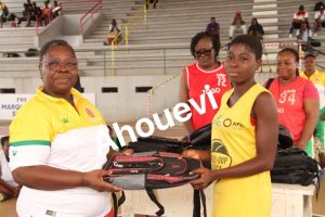 Remise des fournitures scolaires 