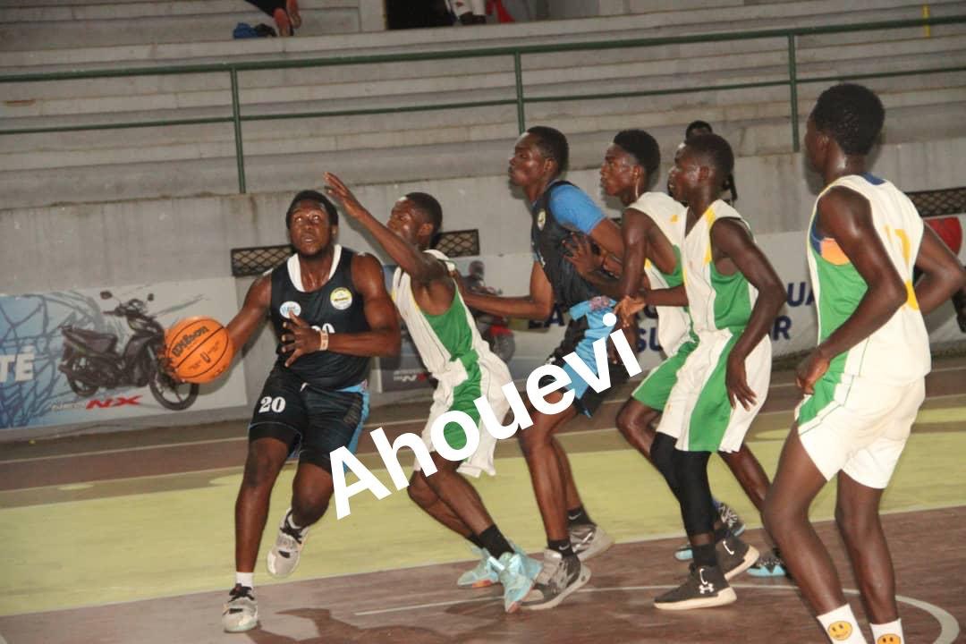 SWALLOWS vs OLYMPIC DE VO