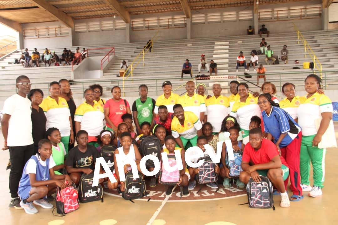 Photo d'ensemble AABATO vs Jeunes