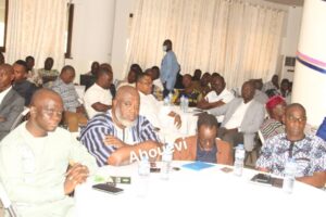 Vue partielle de l'assistance