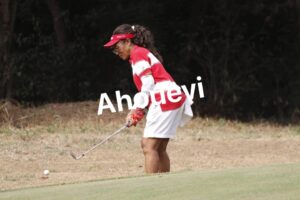 Mme Aquereburu Julia, Vice présidente du Ladies Golf Club du Togo en action