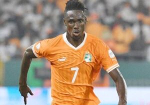 À seulement 23 ans, Kossounou est déjà considéré comme un élément essentiel de la défense de son club, et depuis la CAN de sa sélection