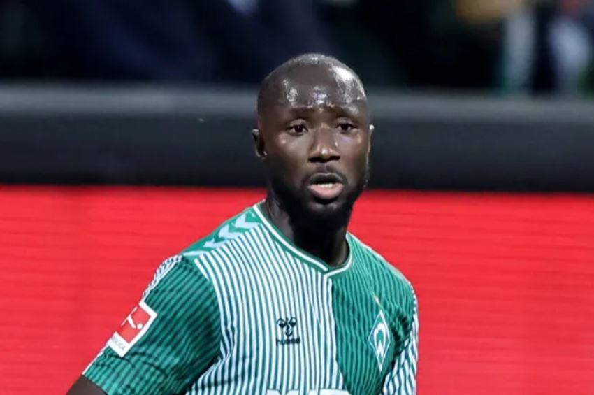 Le joueur de 28 ans ne s'entraînera plus avec l'équipe et ne fera plus partie de l'effectif de l'équipe première", a annoncé le club