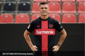 Xhaka récupère en moyenne 7,2 fois le ballon par match. Sa fiabilité fait de lui un des meilleurs joueurs de Bundesliga. 