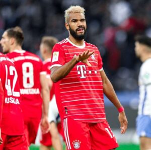 Kevin Denkey, le togolais qui a remporté le 33è soulier lors de la cérémonie des African Awards à Woluwe-Saint-Lambert à Bruxelles, ce lundi. 