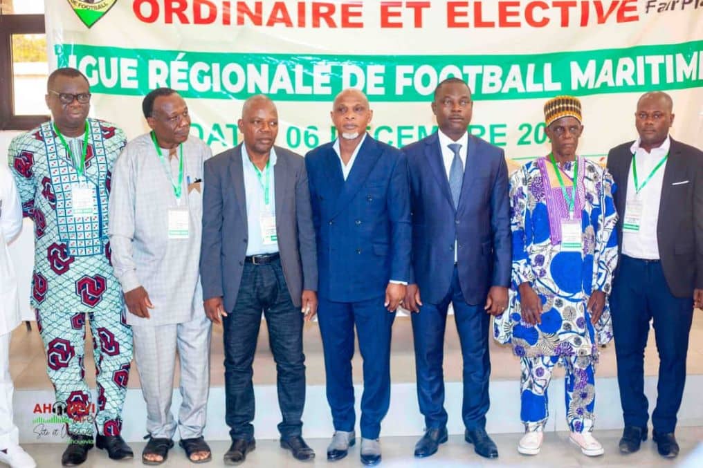 Seule liste en compétition, "Le Renouveau" , menée par Firmin Ayikoé Ajavon, a été élue par acclamation.