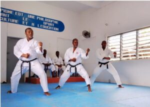 A tous les pratiquants nous souhaitons beaucoup de courage, de persévérance et de régularité dans le travail, c’est le travail qui paie. Formidable année 2025 à tous.