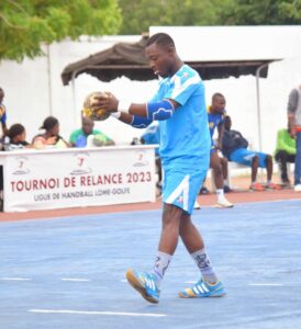 Et sensibiliser les petits, les pépites, à s'y mettre puisque le handball est un très bon jeu. C'est au Togo, qu’il est minimisé ».