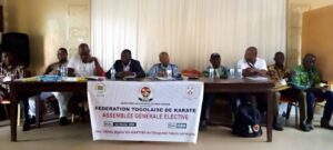 Le bureau sortant avec le représentant joindre u