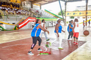 une séquence du match des anciennes basketteuses
