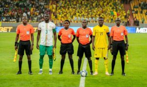 plus de deux joueurs techniques et de moins de 9 forgerons