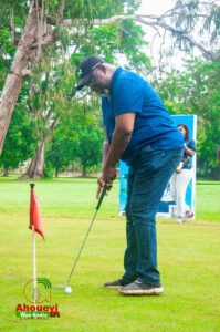 Le putt de lancement du directeur national des Loisirs, Etsè Bruno