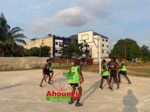 Une séquence de jeu entre les jeunes filles