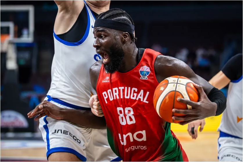 Les hommes de Spanoulis Vasileous, avec Giannis Antetokoumpo à la tête de sa fratrie ne voudront en aucun cas manqué leur début de compétition.