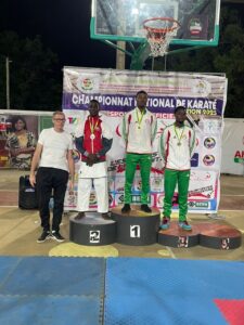Yves Jamet a remis les médailles à cette catégorie des lauréats en Kumité