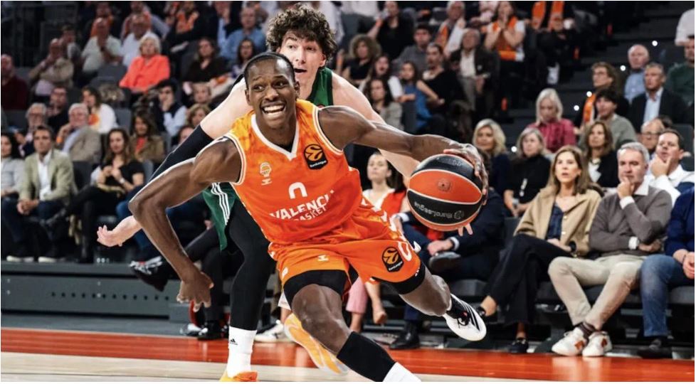 Valence se qualifie pour la première fois au Final 4 en dépit de l'expérience du Panathinaïkos, 7 fois champion.