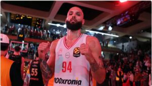 Pour Monaco, les meilleures performances sont à l’actif de Matthew Strazel 21 points, Jaron Blossomgame 19 pts et Mike James 16 pts.