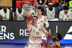 Avec la blessure en cours de match de Usman Garuba, Segio Scariolo a été obligé de s'adapter et jouer small boy. Maledon et Feliz ont brillé.