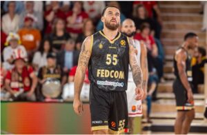 Pour Monaco, les meilleures performances sont à l’actif de Matthew Strazel 21 points, Jaron Blossomgame 19 pts et Mike James 16 pts.