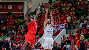 Pour Monaco, les meilleures performances sont à l’actif de Matthew Strazel 21 points, Jaron Blossomgame 19 pts et Mike James 16 pts.