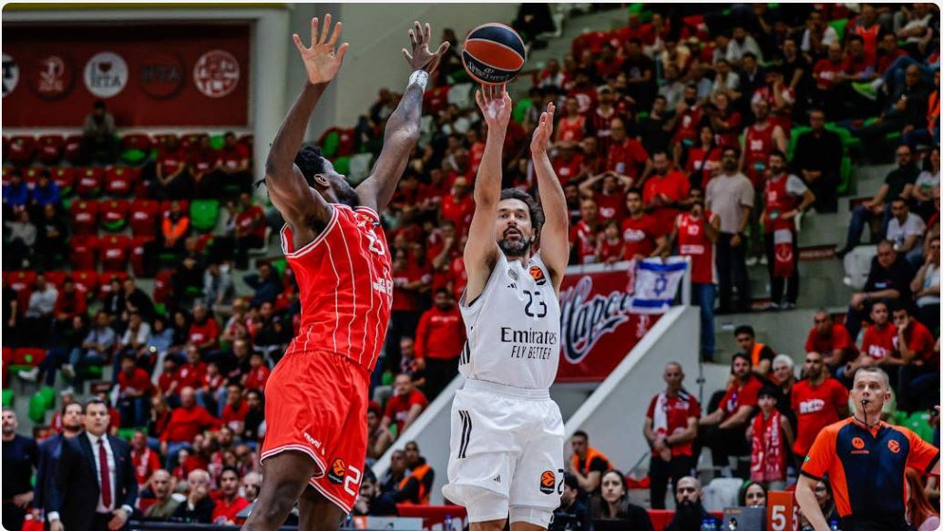 Pour Monaco, les meilleures performances sont à l’actif de Matthew Strazel 21 points, Jaron Blossomgame 19 pts et Mike James 16 pts.