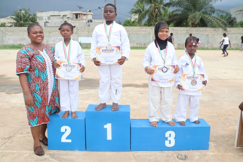 Podium de la catégorie des Mini-Poussins Filles