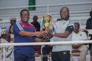 Remise du trophée fair-play au club MACK de Kpalimé