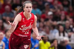 Caitlin Elizabeth Clark 16, 1 millions de dollars par an, dont à peine 119 000 $ viennent de la WNBA