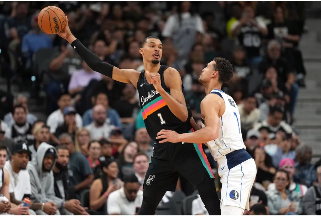 Grâce à des joueurs comme Wemby, Holmgren, les géants sont officiellement de retour en NBA.