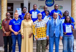 Photo d'ensemble des nouveaux agents et des membres de la CAHB